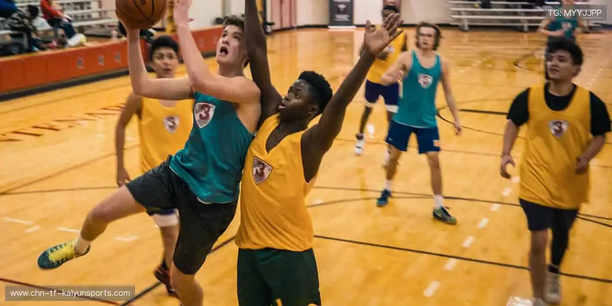 弹幕狂欢，边看边聊！💬 独家解说 + 实时数据，打造沉浸式观赛体验！